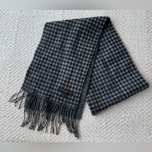 Stewart of Scotland 100% Merino Wool Reversible Black and Gray Checkered Scarf